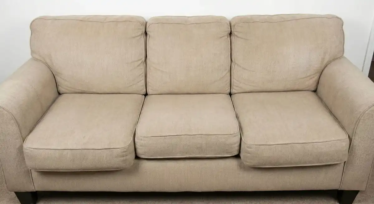 Limpieza profesional de sofá — después