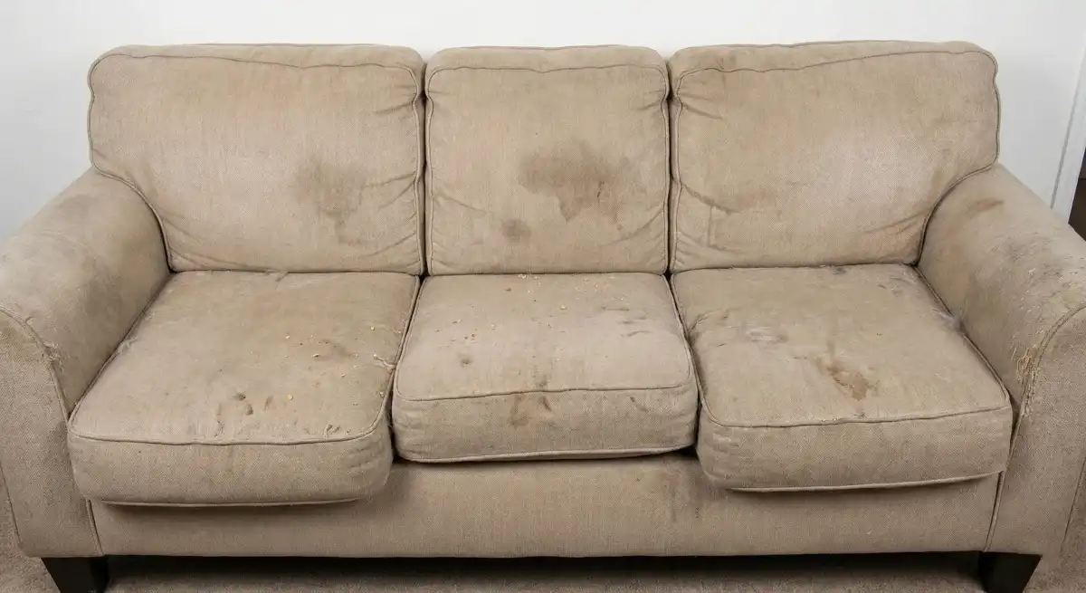 Limpieza profesional de sofá — antes