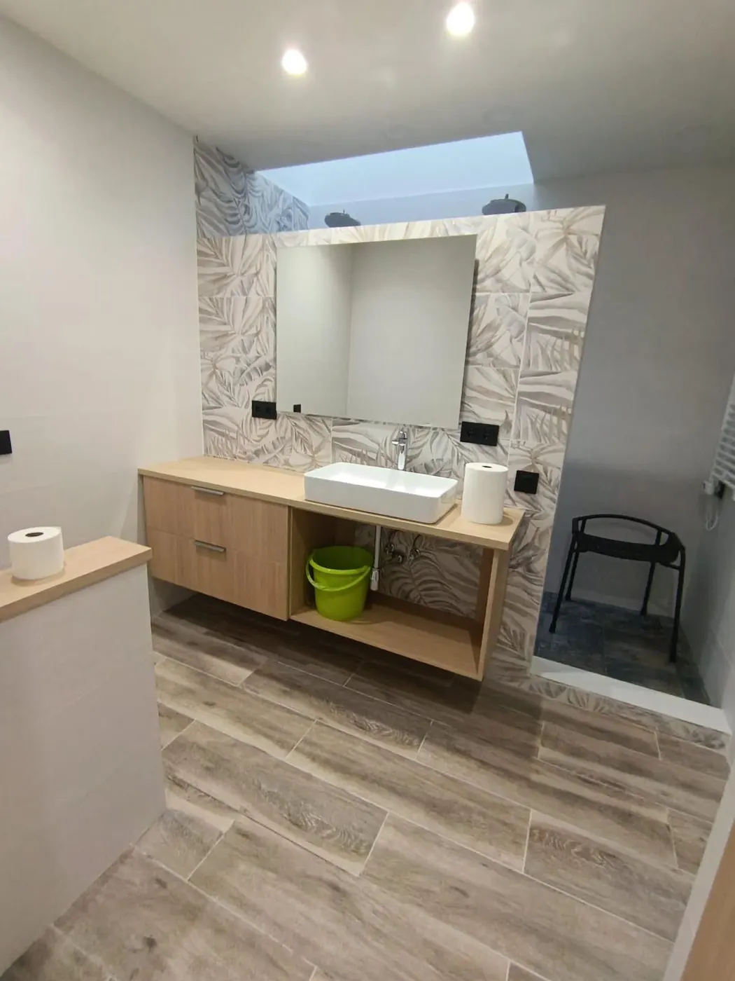 Baño reformado y limpio tras la limpieza fin de obra en una vivienda de Sabadell